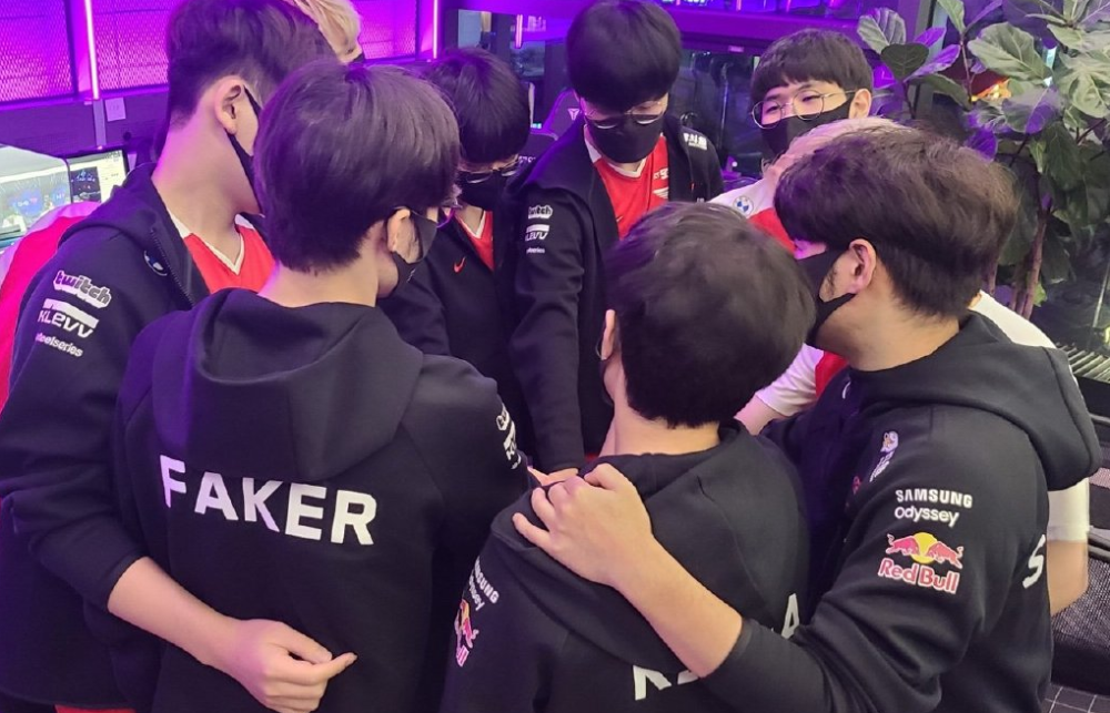 球队拿到联 球队拿到联