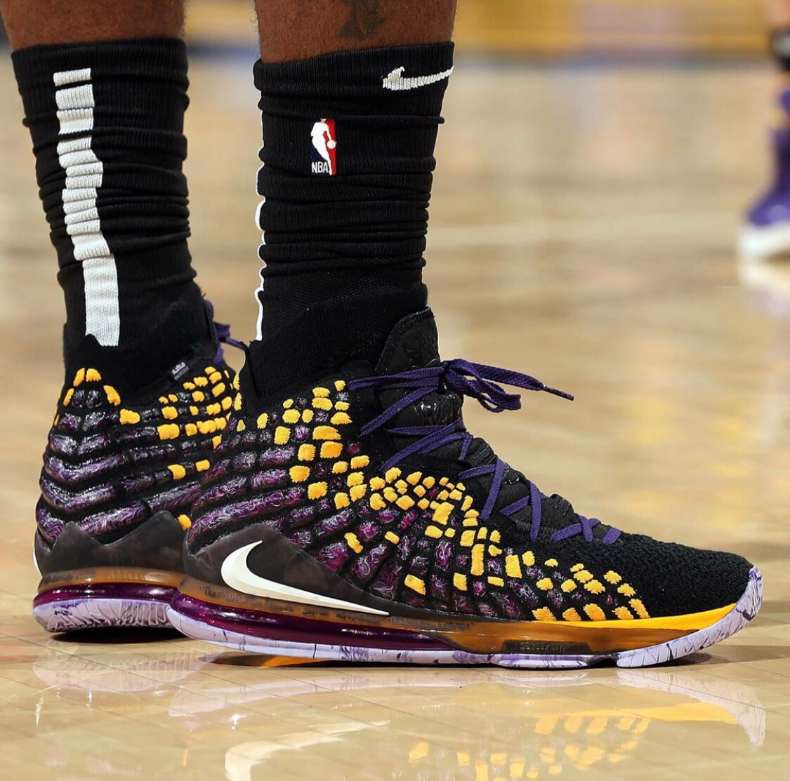 与女麒麟 与女麒麟